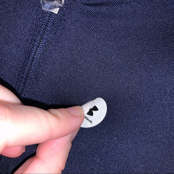 NWT Under Armour Semi-Fitted Pullover Top Small - Picture 5 of 8